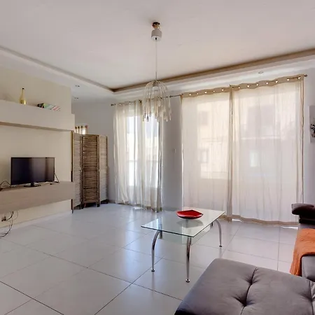 Modern In The Heart Of St Julian's