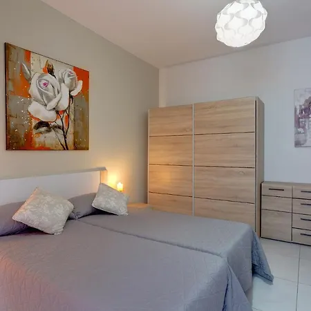 Modern In The Heart Of St Julian's * Saint Julian's